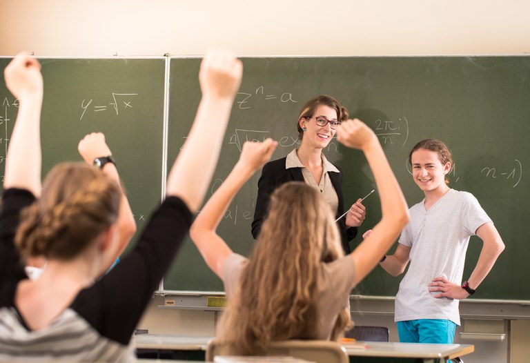 Lehrerin an der Tafel